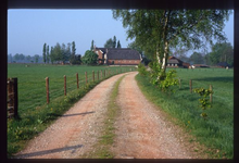 B 015 T-boerderij 'De Voorst', bewoond door de familie A.J. Buunk (dwarshuisboerderij)